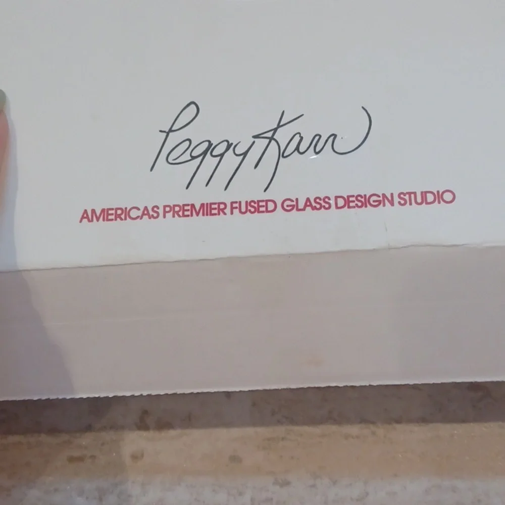 Peggy Karr Glass New Fused Glass 8" Pine Cones & Holly Plate - Picture 3 of 8